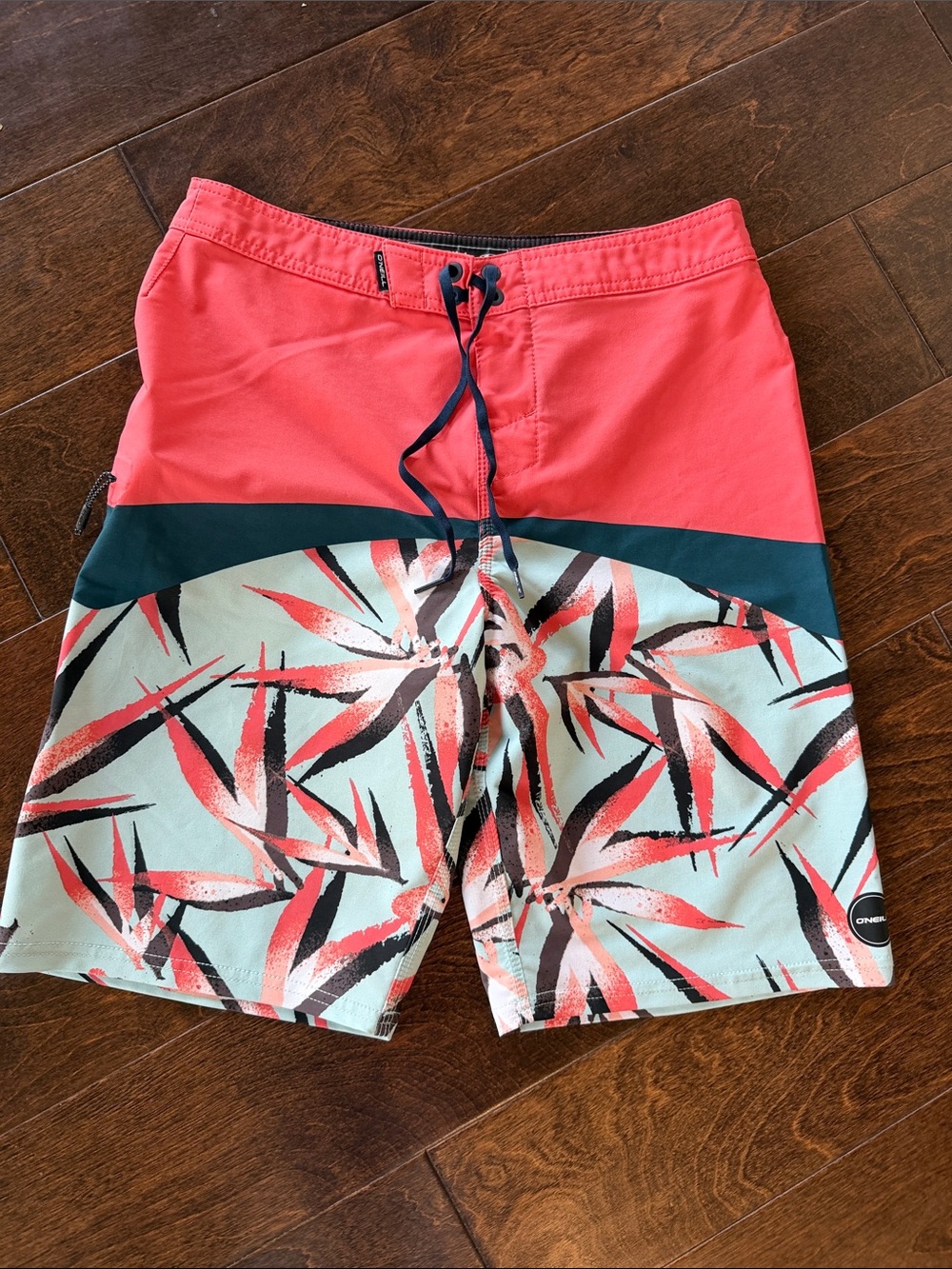 O'Neill Coral, Mint & Black Tropical Print Board Shorts size 28